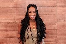 Evento celebra o Dia da Mulher com roda de samba no Cai�ara