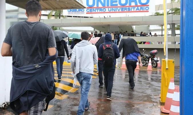 Ao todo, o MEC oferece mais de 112 mil vagas para o Fies em 2026, considerando as oportunidades do primeiro e do segundo semestre(foto: Antonio Cruz/Agência Brasil) Ao todo, o MEC oferece mais de 112 mil vagas para o Fies em 2026, considerando as oportunidades do primeiro e do segundo semestre(foto: Antonio Cruz/Agência Brasil)