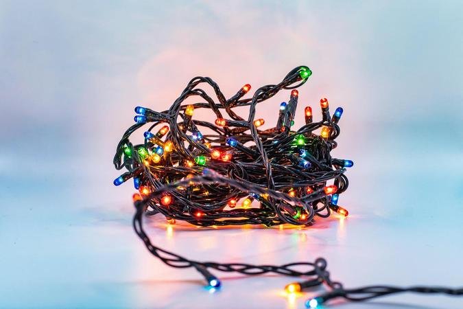 Um das recomendações é que os enfeites luminosos não podem ser muito antigos(foto: Szabolcs Molnar / Pixabay ) Um das recomendações é que os enfeites luminosos não podem ser muito antigos(foto: Szabolcs Molnar / Pixabay )