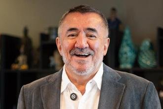 Paulo Matos lan�a livro sobre lideran�a e gest�o