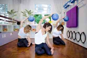 A nova moda das academias, a barre fit,  uma atividade que mistura bal, pilates e exerccios aerbicos(foto: Khora.com.br/Reproduo)