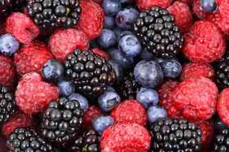 Como alerta a pediatra americana Nina Shapiro, no adianta comer inmeros superalimentos, como as berries, como forma de preveno de problemas de sade(foto: Pixabay)