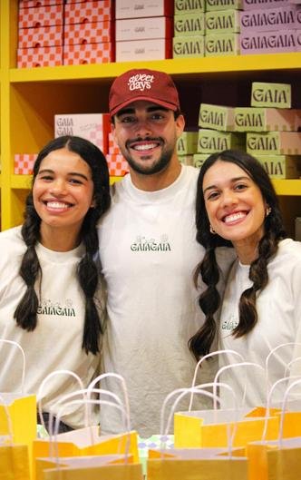 Os scios e primos Jlia Esteves, Pedro Faria e Victoria Esteves: 