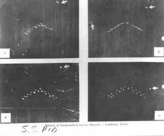 Fotos mostram os objetos luminosos avistados pelos professores da Faculdade de Tecnologia do Texas, na cidade de Lubbock, em 1951(foto: Bluebookarchive.org/Reproduo)
