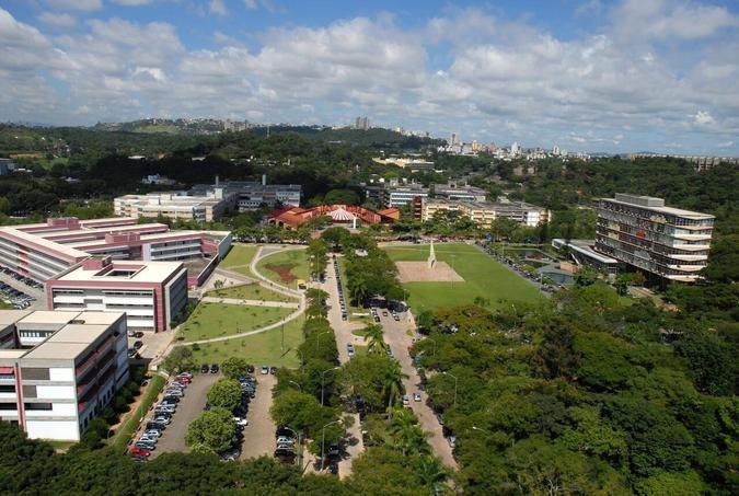 Segundo o levantamento, 33 das 55 �reas avaliadas na universidade foram classificadas como de padr�o internacional(foto: Foca Lisboa/UFMG)