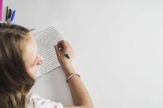 Al�m das f�rmulas prontas: escolas apostam na escrita autoral para o Enem