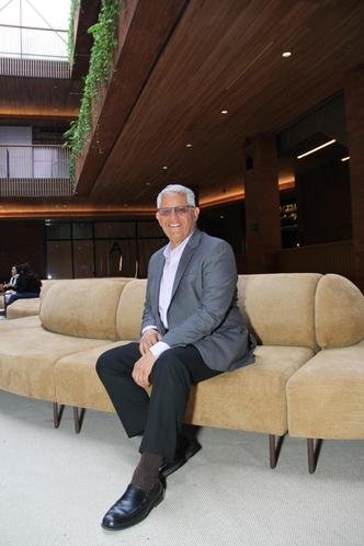 Emilio Brandi, dono do Botânico Shopping; de acordo com o empresário, o peso econômico dos 60+ ganha protagonismo no mix do centro de compras do Belvedere (foto: Pádua de Carvalho) Emilio Brandi, dono do Botânico Shopping; de acordo com o empresário, o peso econômico dos 60+ ganha protagonismo no mix do centro de compras do Belvedere (foto: Pádua de Carvalho)