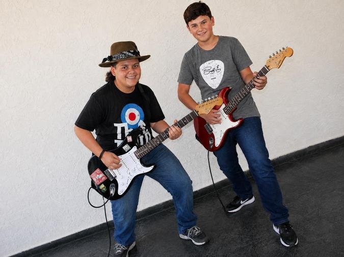 O projeto re�ne os jovens Enzo Nunes, Bruno Lobato e Andr� Mellosoul, acompanhados por m�sicos profissionais(foto: Karine Chagas/Divulga��o)
