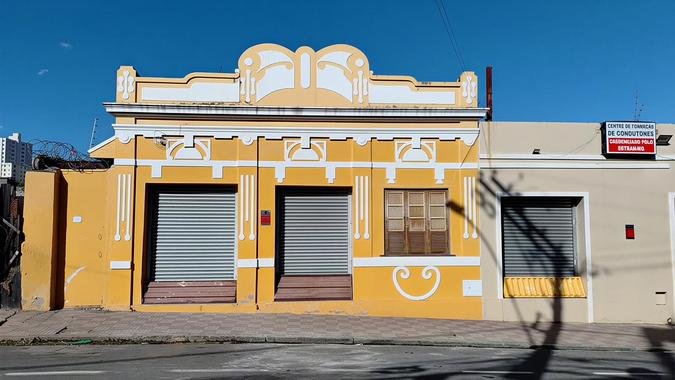 Instalado em uma casa antiga, o Cine Graciano funciona com sess�es gratuitas e programa��o voltada ao cinema independente(foto: Reprodu��o Instagram/@filmederua)
