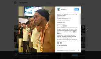 O jogador Diego Tardelli publicou um vdeo emocionante de Ronaldinho Gacho, no Instagram, da poca em que os dois jogavam pelo Atltico-MG e conquistaram o Campeonato Mineiro de 2013(foto: Instagram/tardelli9/Reproduo)
