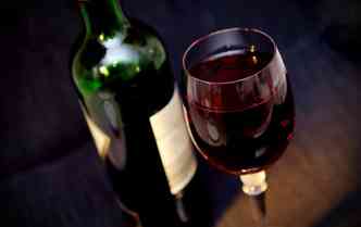 No seria prtico confirmar a origem de um vinho sem precisar abrir a garrafa? Isso j  possvel graas a uma pesquisa da USP(foto: Pixabay)