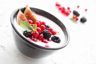 O iogurte  um exemplo de alimento funcional, j que contm probiticos que ajudam no funcionamento adequado do intestino(foto: Pixabay)