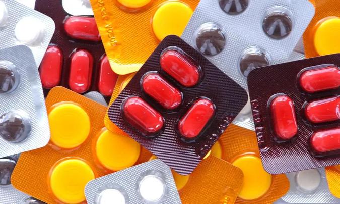 Paracetamol  classificado em norma como medicamento de baixo risco e, por isso, faz parte da lista de produtos que no exigem receita mdica(foto: Marcello Casal jr/Agncia Brasil)