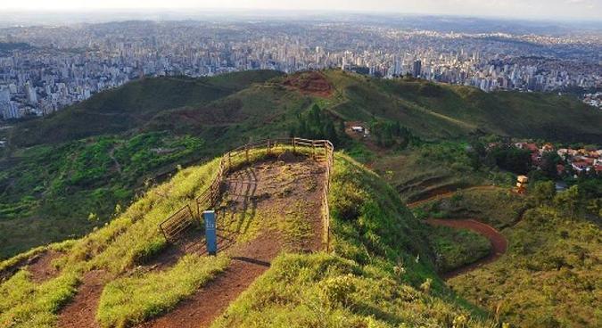 Com cerca de 400 mil metros quadrados, o Parque da Serra do Curral foi criado em 1999(foto: Grace Camargos ) Com cerca de 400 mil metros quadrados, o Parque da Serra do Curral foi criado em 1999(foto: Grace Camargos )