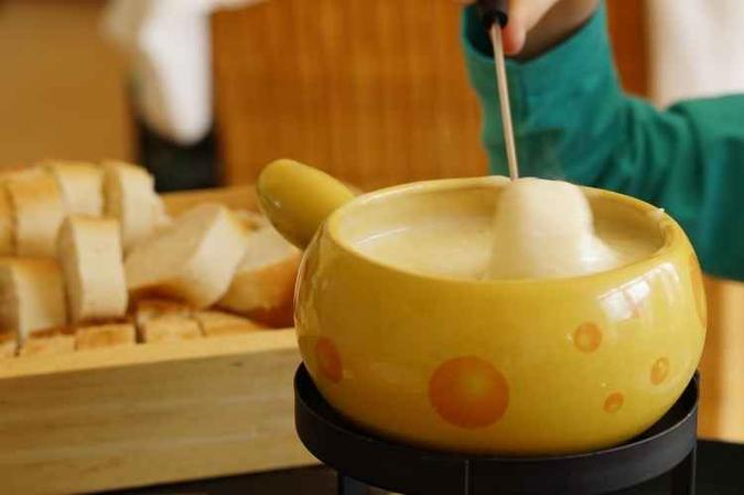 O fondue é um dos pratos mais consumidos durante o inverno e pode ser perfeitamente harmonizado com vinho(foto: Pixabay) O fondue é um dos pratos mais consumidos durante o inverno e pode ser perfeitamente harmonizado com vinho(foto: Pixabay)