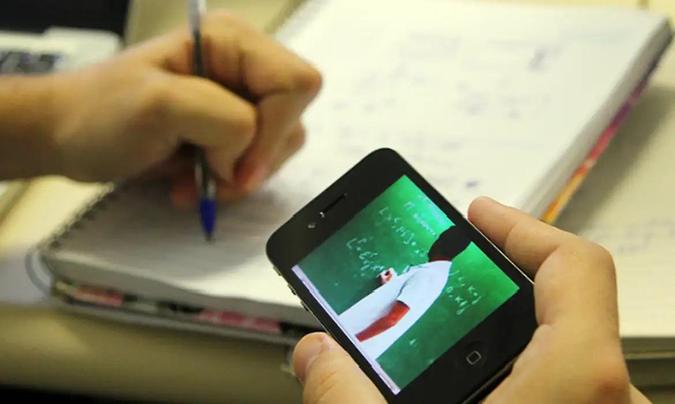 A partir do novo marco regulatório da educação a distância, nenhum curso de bacharelado, licenciatura e tecnologia poderá ser 100% a distância(foto: Divulgação/MCTIC) A partir do novo marco regulatório da educação a distância, nenhum curso de bacharelado, licenciatura e tecnologia poderá ser 100% a distância(foto: Divulgação/MCTIC)