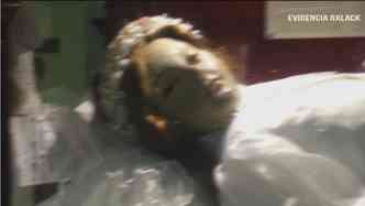 Vdeo polmico mostra os olhos de Santa Inocncia, cujo corpo est exposto na catedral de Guadalajara, no Mxico, supostamente abrindo e fechando(foto: YouTube/Evidencias OXLACK/Reproduo)