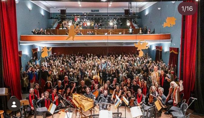 A Orquestra 415 � especializada na execu��o de m�sica barroca com instrumentos de �poca, utilizando r�plicas dos modelos empregados entre os s�culos XVII e XVIII.(foto: Divulga��o)