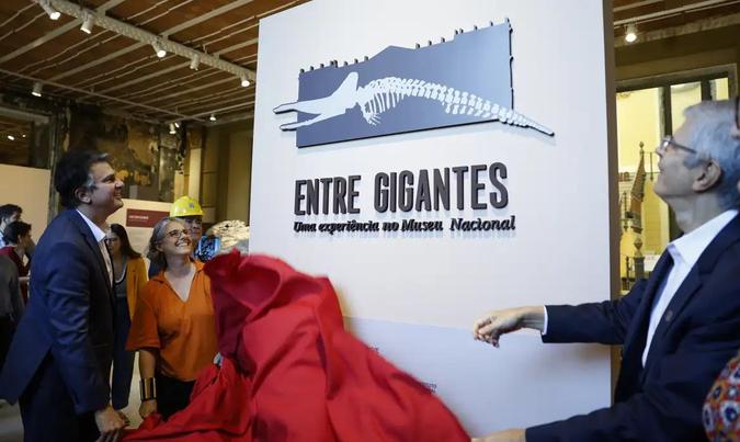 Trs espaos do palcio bicentenrio sero reabertos para a exposio temporria 'Entre Gigantes: uma Experincia no Museu Nacional'(foto: Fernando Frazo/Agncia Brasil)