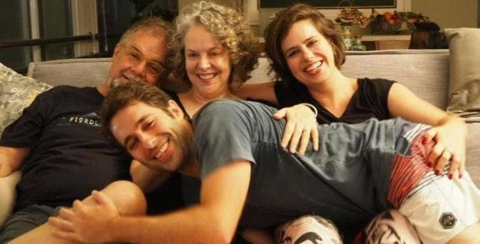 Helena Taliberti e Vagner Diniz, ao lado dos filhos, Camila e Luiz, mortos na tragédia de Brumadinho. (foto: Arquivo Pessoal) Helena Taliberti e Vagner Diniz, ao lado dos filhos, Camila e Luiz, mortos na tragédia de Brumadinho. (foto: Arquivo Pessoal)