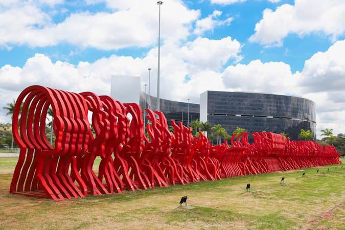 O monumento Bruma Leve, em homenagem às 272 vítimas do rompimento da barragem da Vale em Brumadinho(foto: Gil Leonardi/Imprensa MG) O monumento Bruma Leve, em homenagem às 272 vítimas do rompimento da barragem da Vale em Brumadinho(foto: Gil Leonardi/Imprensa MG)