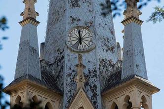 Catedral de Nossa Senhora da Boa Viagem, na rua Alagoas: ponteiros estão desregulados, mas o relógio (1923) será restaurado com a reforma da igreja, que será finalizada em agosto(foto: Victor Schwaner/Encontro) Catedral de Nossa Senhora da Boa Viagem, na rua Alagoas: ponteiros estão desregulados, mas o relógio (1923) será restaurado com a reforma da igreja, que será finalizada em agosto(foto: Victor Schwaner/Encontro)