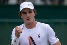 Joo Fonseca avana em Wimbledon e enfrenta Nicols Jarry