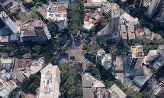 O cruzamento das avenidas Getlio Vargas e Cristvo Colombo receber a primeira edio do projeto A Savassi  da Gente, da PBH(foto: Google Earth/Reproduo)