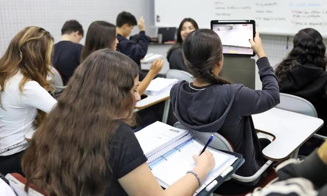 A redao do Enem em lngua portuguesa ser aplicada no primeiro dia de provas, em 9 de novembro(foto: Jos Cruz/Agncia Brasil)