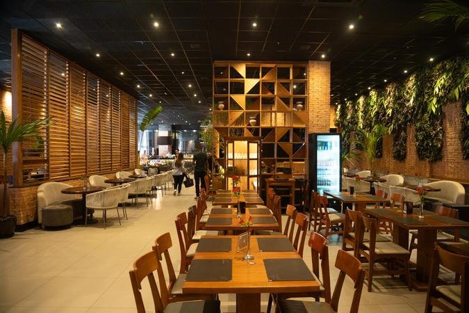 A unidade do Coco Bambu no Anchieta, o primeiro endereço na capital mineira: rede tem hoje sete restaurantes na cidade, incluindo uma loja do Vasto, especializado em carnes nobres (foto: Paulo Marcio) A unidade do Coco Bambu no Anchieta, o primeiro endereço na capital mineira: rede tem hoje sete restaurantes na cidade, incluindo uma loja do Vasto, especializado em carnes nobres (foto: Paulo Marcio)