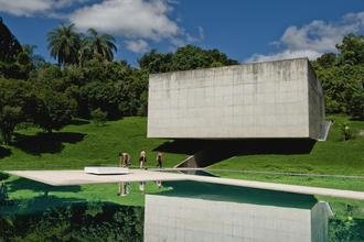 Inhotim ganha dia extra de visita��o e nova rota de arte brasileira
