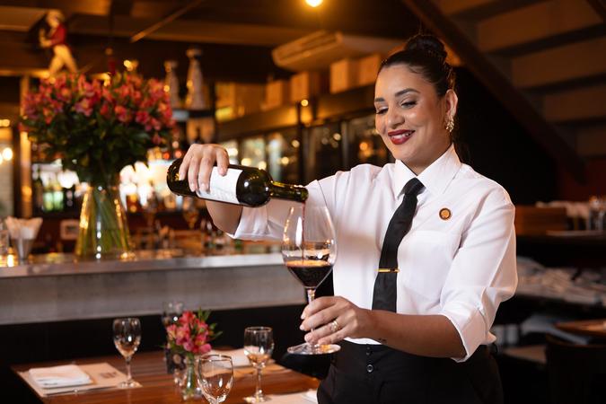 Para Ana Paula, presença feminina traz um olhar especial ao mercado de vinhos, com delicadeza e paixão (foto: Paulo Márcio) Para Ana Paula, presença feminina traz um olhar especial ao mercado de vinhos, com delicadeza e paixão (foto: Paulo Márcio)