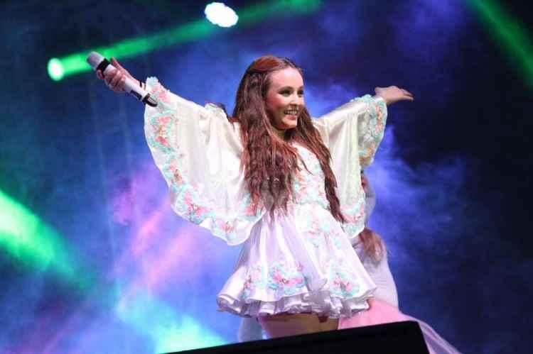 Facebook/Larissa Manoela/Reprodução Facebook/Larissa Manoela/Reprodução