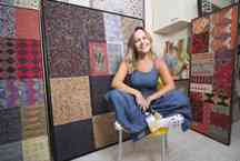 Artista plástica Adriana Ballaio se inspira em bordados feitos pela mãe