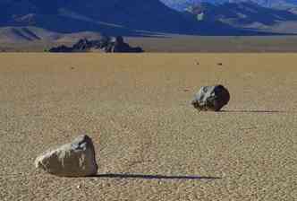 O 'mistrio' das pedras que se movem no Vale da Morte, na Califrnia, nos Estados Unidos, finalmente, foi explicado por pesquisadores(foto: Pixabay)