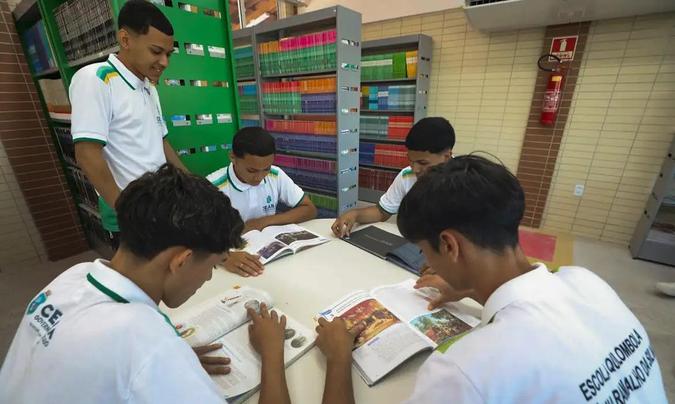Estudantes dos 8º e 9º anos têm uma visão menos positiva sobre a escola do que aqueles de 6º e 7º anos(foto: Seduc-Ceará) Estudantes dos 8º e 9º anos têm uma visão menos positiva sobre a escola do que aqueles de 6º e 7º anos(foto: Seduc-Ceará)