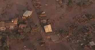 As barragens do Fundo e de Santarm, pertencentes  mineradora Samarco, romperam por volta das 16h30 do dia 5 de novembro(foto: GloboNews/Reproduo)