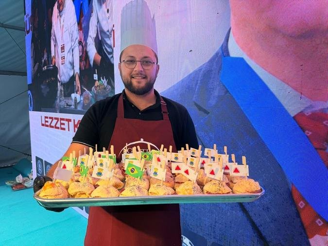 Pão de queijo e mexido mineiro foram apresentados em cozinha show acompanhada por mais de 300 pessoas(foto: Divulgação) Pão de queijo e mexido mineiro foram apresentados em cozinha show acompanhada por mais de 300 pessoas(foto: Divulgação)