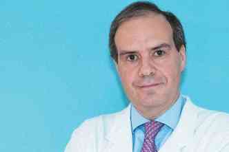 O cirurgio plstico Alexandre Senra, um dos poucos brasileiros da Sociedade Americana de Cirurgia Plstica Esttica (Asaps): 