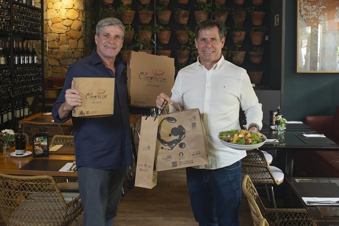 Os irmãos Pedro e Agilberto Martins à frente da pizzaria Olegário e do japonês Udon, vencedores em suas categorias(foto: Paulo Márcio/Encontro) Os irmãos Pedro e Agilberto Martins à frente da pizzaria Olegário e do japonês Udon, vencedores em suas categorias(foto: Paulo Márcio/Encontro)