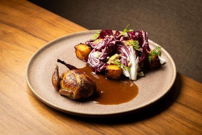 Com a unifica��o, o card�pio passa a reunir as principais cria��es da casa em uma curadoria mais enxuta, permitindo que o cliente escolha o formato da experi�ncia(foto: Victor Schwaner/Divulga��o)