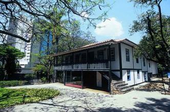 O casarão icônico do Museu Histórico Abílio Barreto foi construído em 1883, bem antes de Belo Horizonte ficar pronta e se tornar a capital de Minas Gerais em 1897(foto: Flickr/PBH/Ricardo Laf/Reprodução) O casarão icônico do Museu Histórico Abílio Barreto foi construído em 1883, bem antes de Belo Horizonte ficar pronta e se tornar a capital de Minas Gerais em 1897(foto: Flickr/PBH/Ricardo Laf/Reprodução)