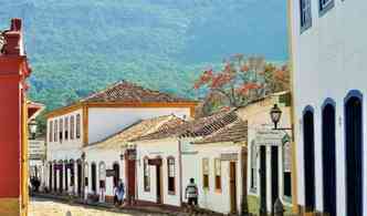 As ruas de pedra das cidades histricas de Minas Gerais, como a bela Tiradentes, ajudaram a dar os ttulos de melhor destino turstico para o estado(foto: Pixabay)