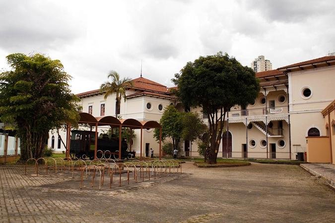 As interven��es no galp�o, que somaram mais de R$ 700 mil, inclu�ram melhorias na cobertura, pintura, forro e estrutura(foto: Mariana Alves/Iphan)