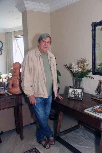 Paulo Rogério Lage, aos 77 anos, tem até dificuldade de definir, em poucas palavras, o que faz; só em 2026, coloca em cena três projetos culturais diferentes (foto: Pádua de Carvalho) Paulo Rogério Lage, aos 77 anos, tem até dificuldade de definir, em poucas palavras, o que faz; só em 2026, coloca em cena três projetos culturais diferentes (foto: Pádua de Carvalho)