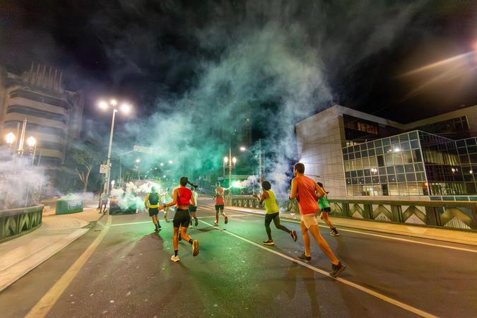 A prova principal ter percurso de 42 km, com largada e chegada na Praa da Estao(foto: @RVMANCINIFOTOGRAFIA/Divulgao)